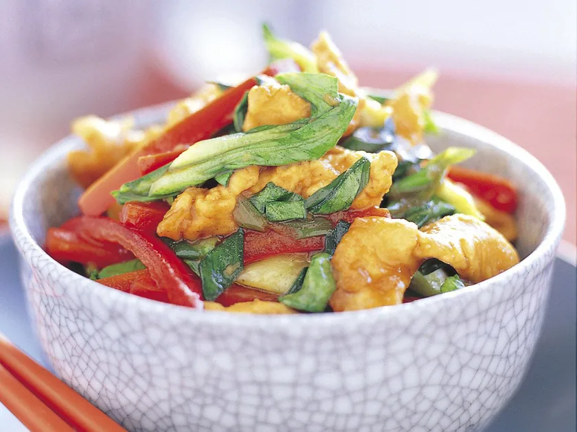 Garlic chicken stir-fry with buk choy | Women's Weekly Food