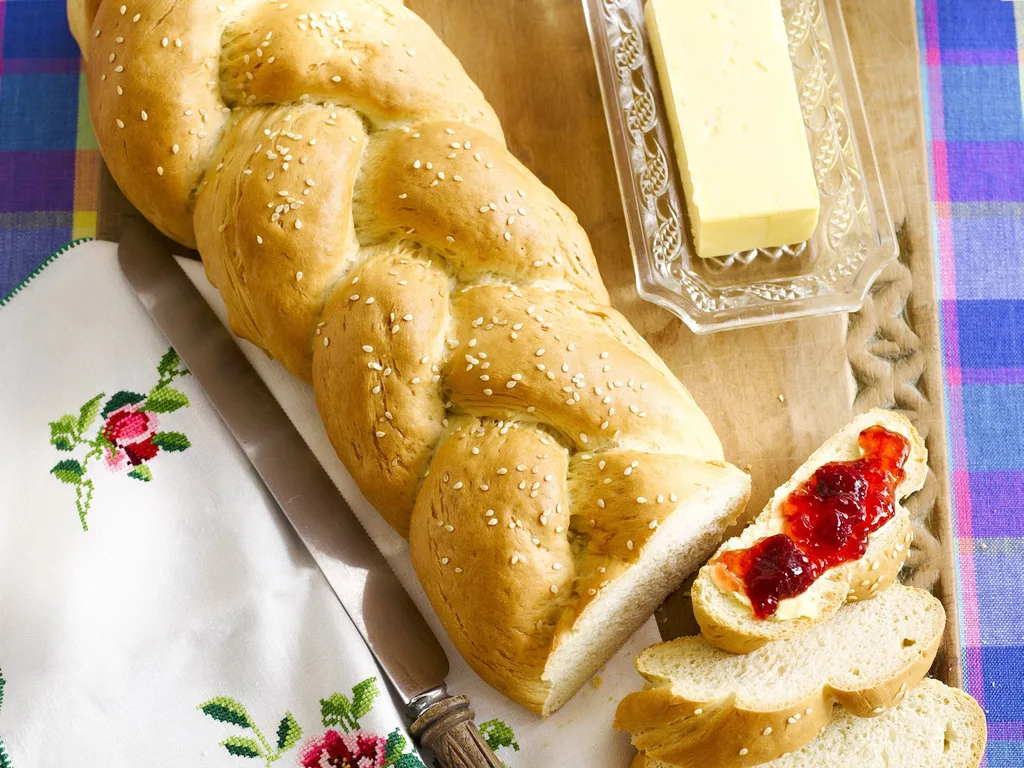 plaited finger buns white bread