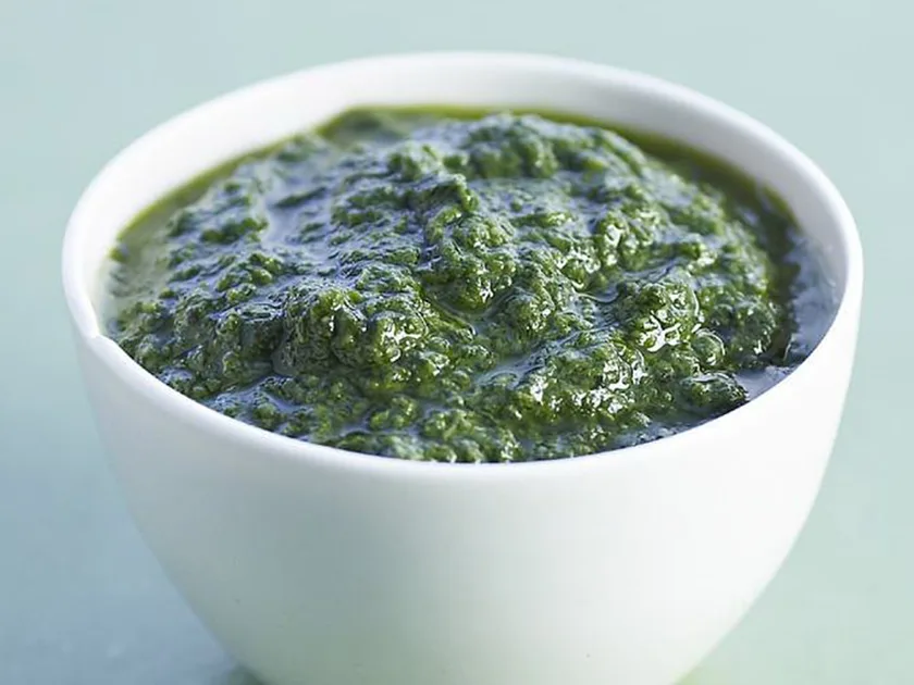 Fresh Pistou Sauce with Basil and Garlic