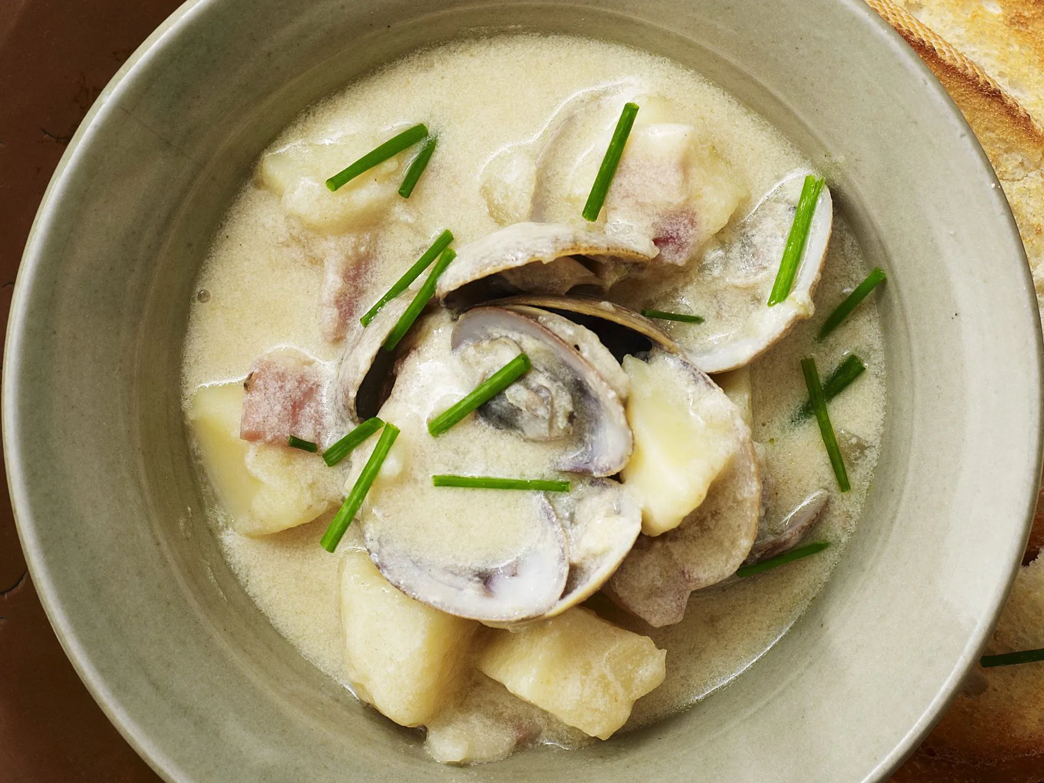 NEW ENGLAND CLAM CHOWDER