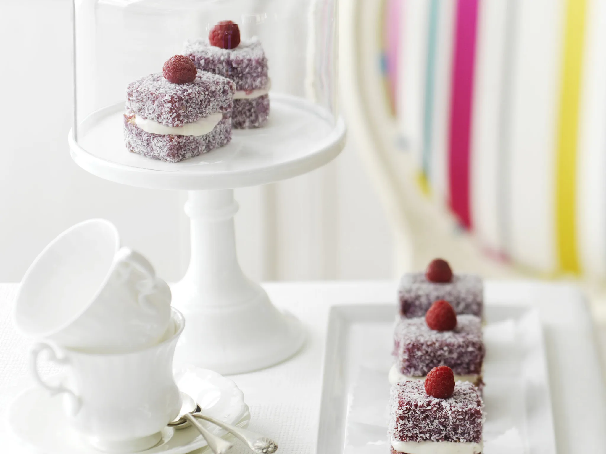 jelly cakes with berry cream