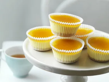 lemon cheesecakes