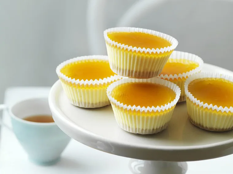 lemon cheesecakes