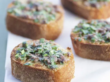 ANCHOVY TOASTS
