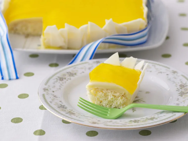 passionfruit and white chocolate jelly cake