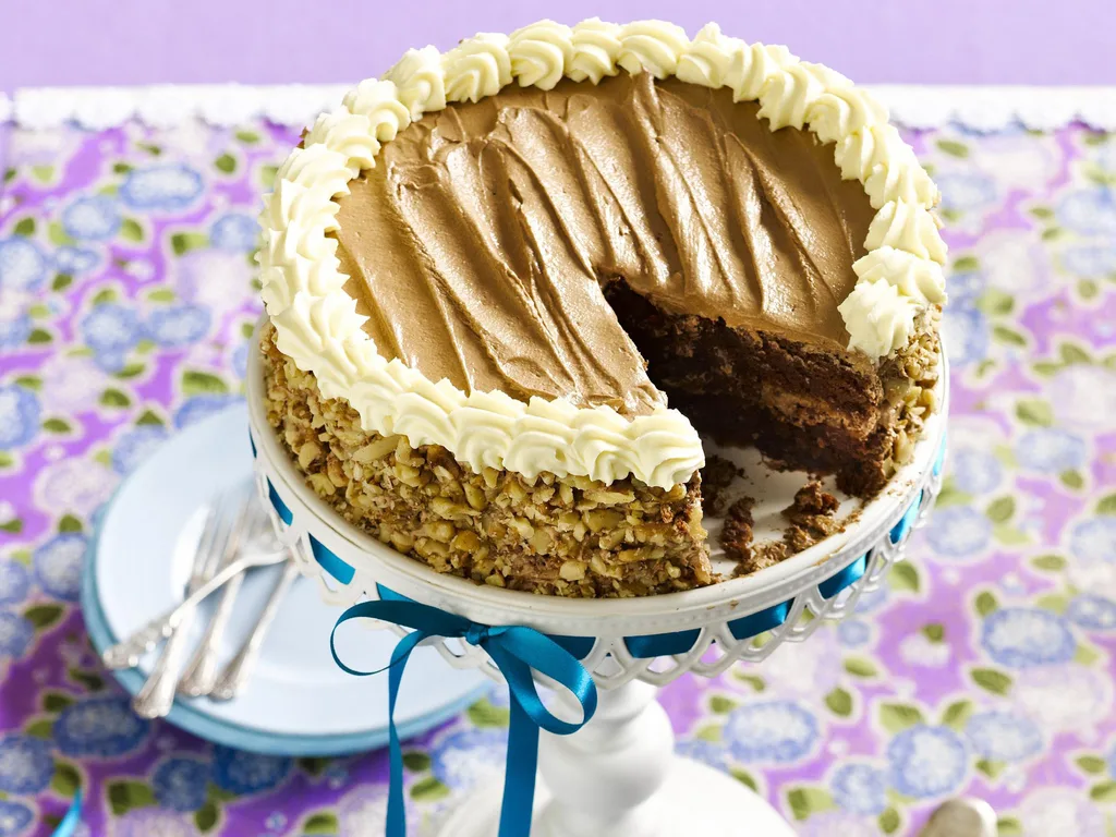 mocha walnut cake