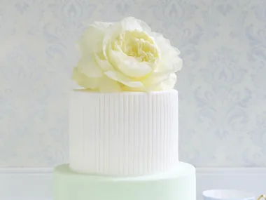 divine white silk Rose Cake