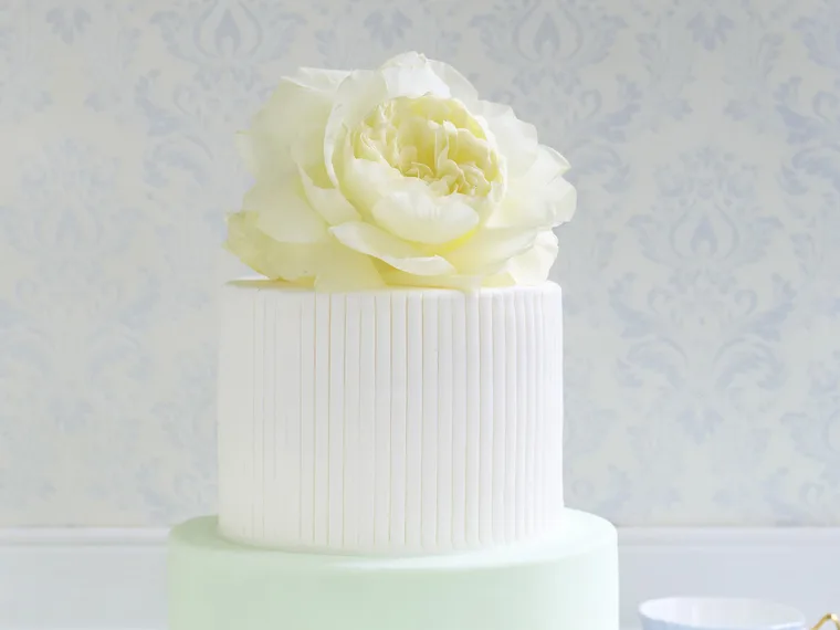 divine white silk  Rose Cake
