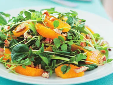 LAMB'S LETTUCE SALAD WITH PECANS AND ORANGE