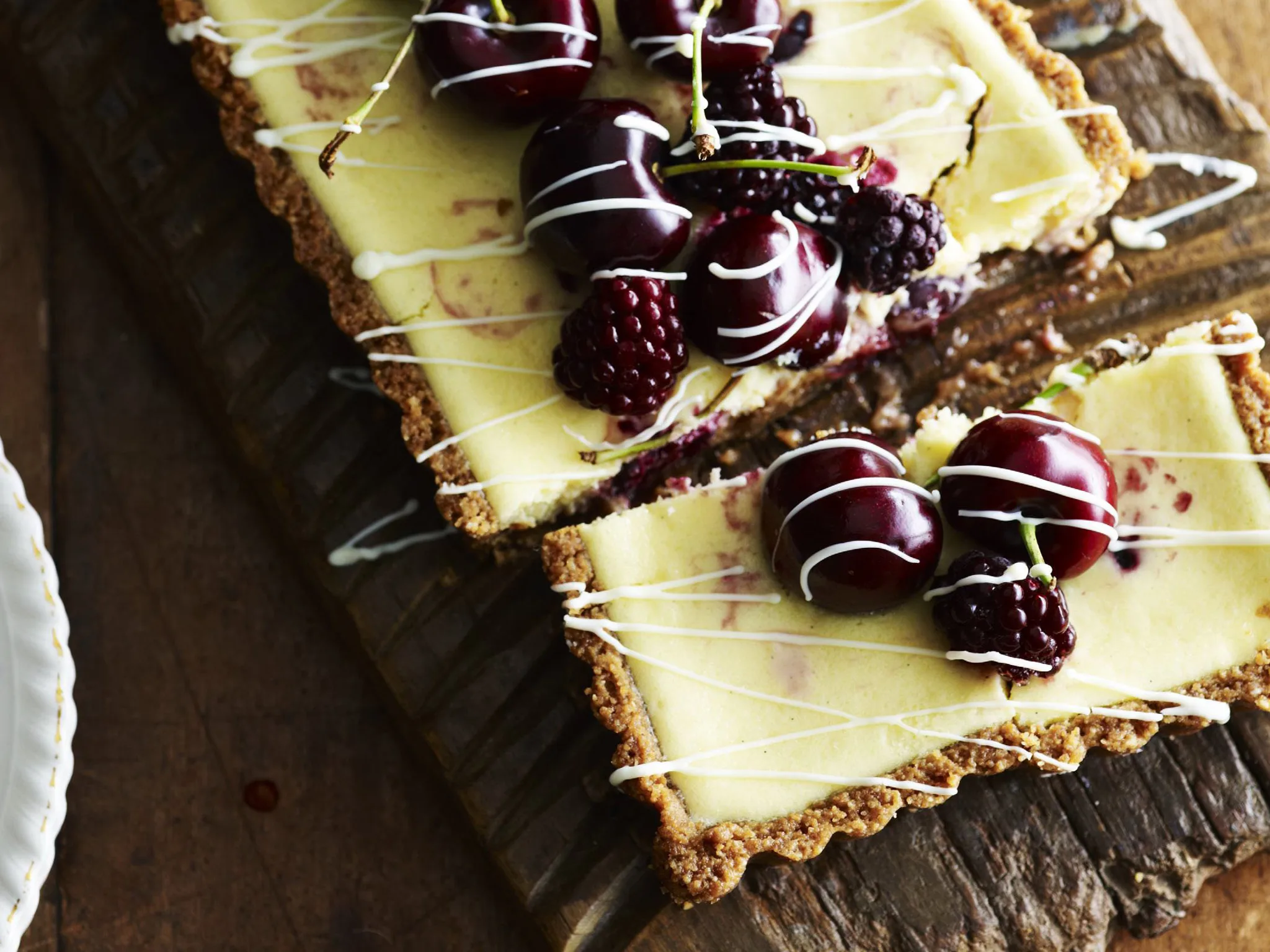 CHERRY AND BLACKBERRY WHITE CHOCOLATE CHEESECAKE