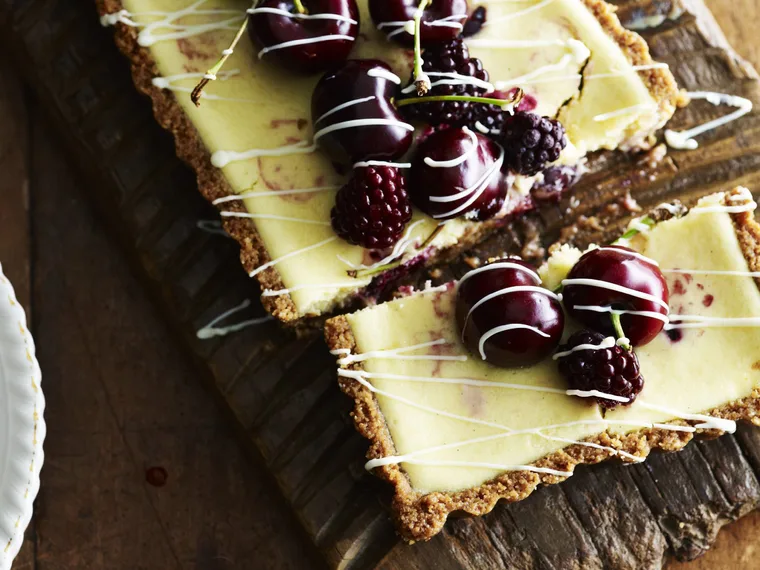 CHERRY AND BLACKBERRY WHITE CHOCOLATE CHEESECAKE