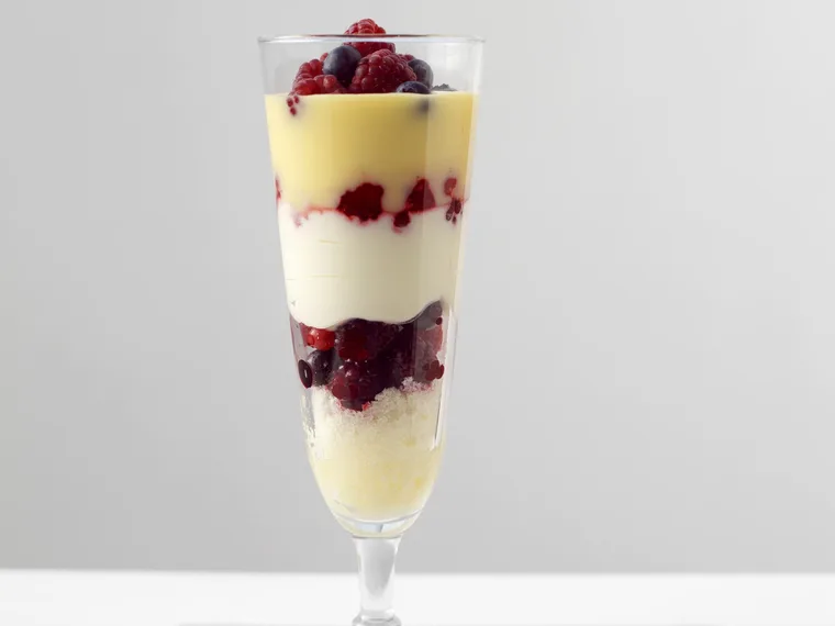 berry cheesecake trifles