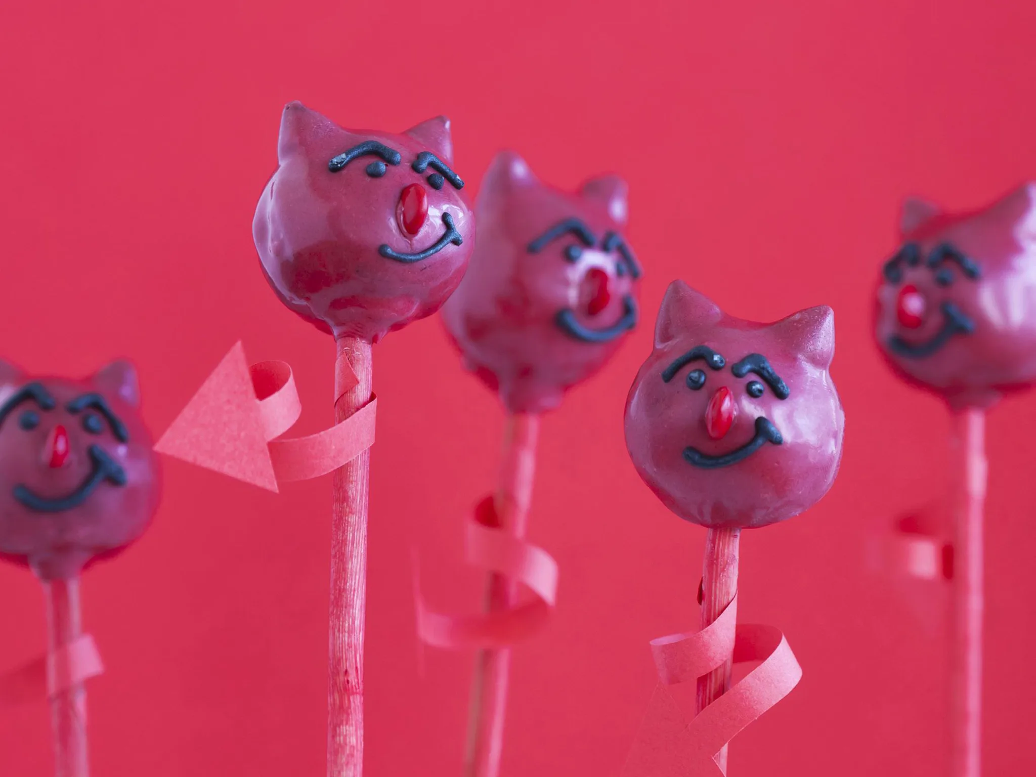 Hallowee LITTLE DEVILS