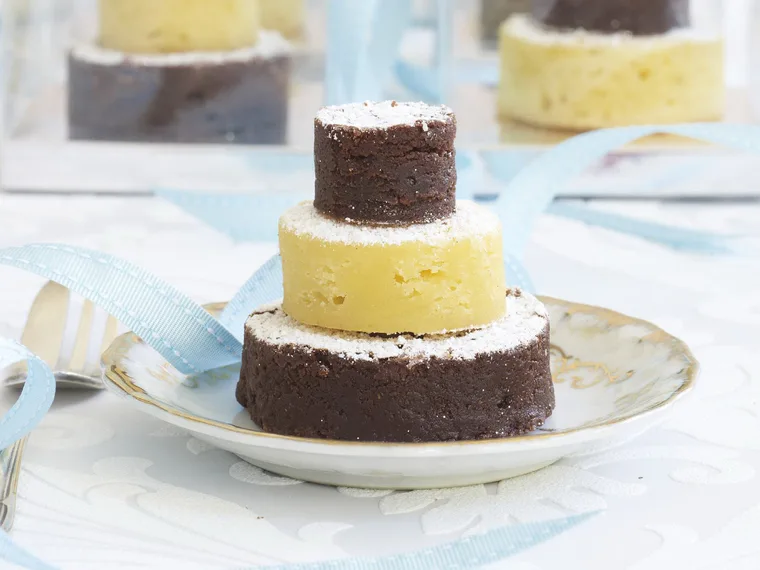 brownie & blondie Mini Wedding Cakes