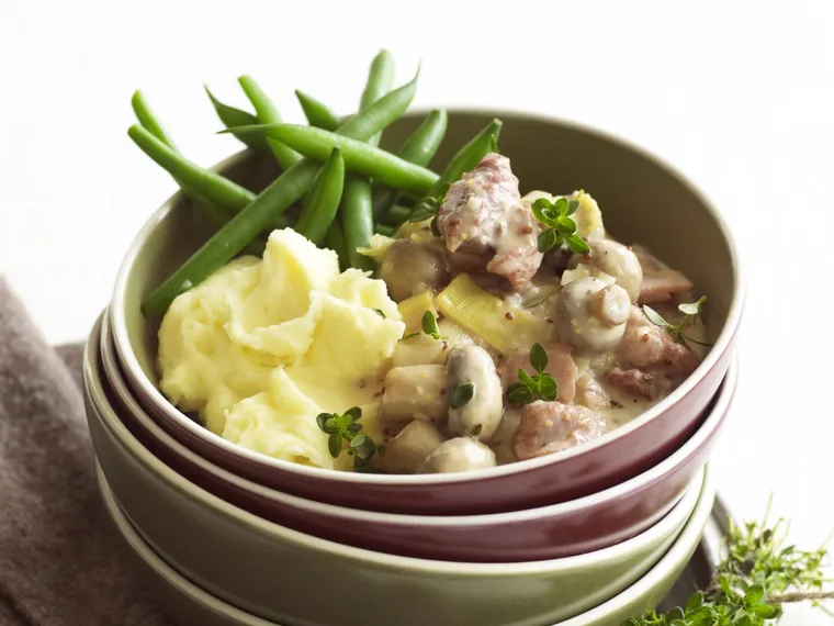 CREAMY TURKEY STEW WITH MUSTARD