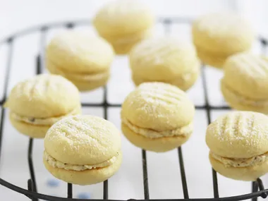 orange hazelnut butter yo-yos