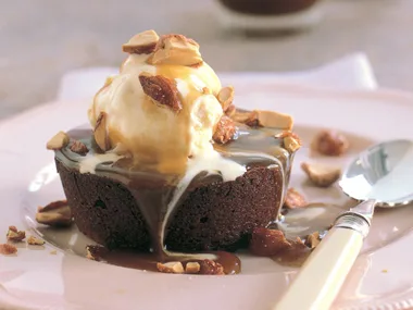 choc-brownies with caramel sauce