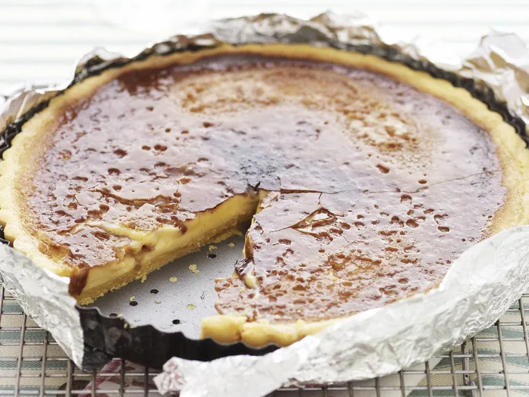 cr&egrave;me br&ucirc;l&eacute;e tart