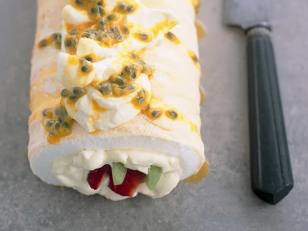 pavlova roll