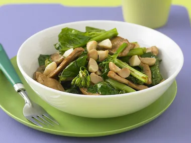 honey and macadamia chicken stir-fry