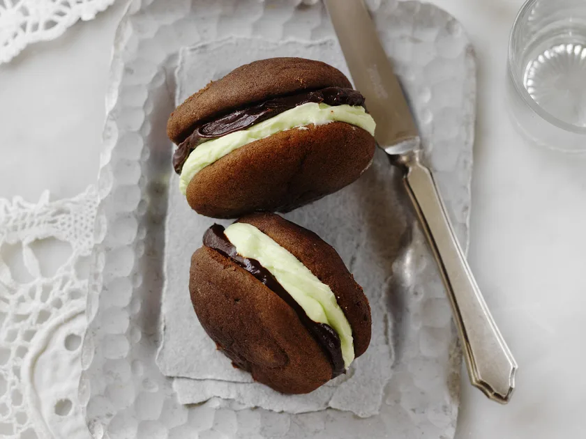 Choc-mint whoopie pies | Women's Weekly Food