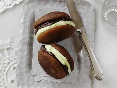 choc-mint whoopie pies