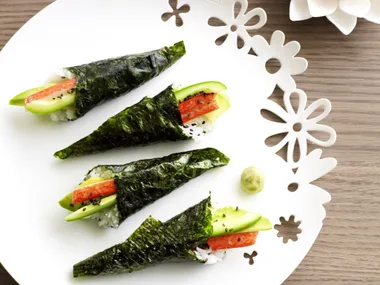 Sushi hand rolls