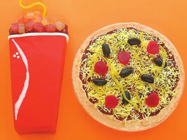 ten soda and pizza