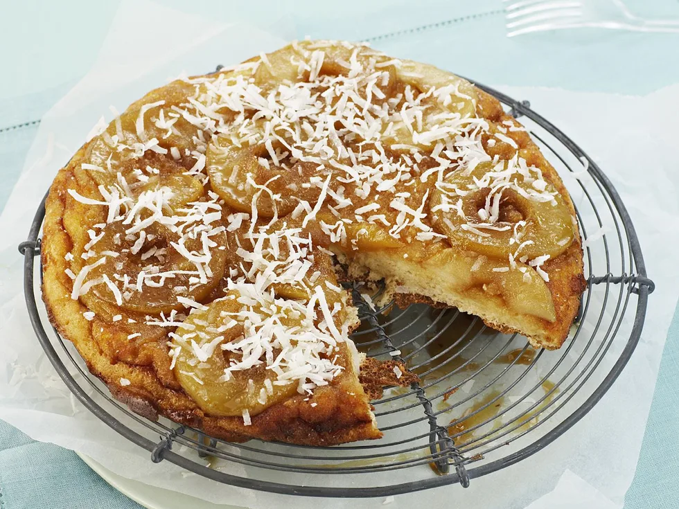 upside-down cake with caramelised apple