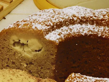 GINGER SOUR CREAM SURPRISE CAKE