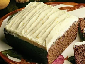 MOIST TREACLE GINGERBREAD