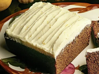 MOIST TREACLE GINGERBREAD