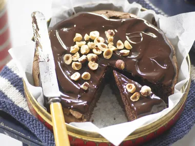 CHOCOLATE HAZELNUT CAKE