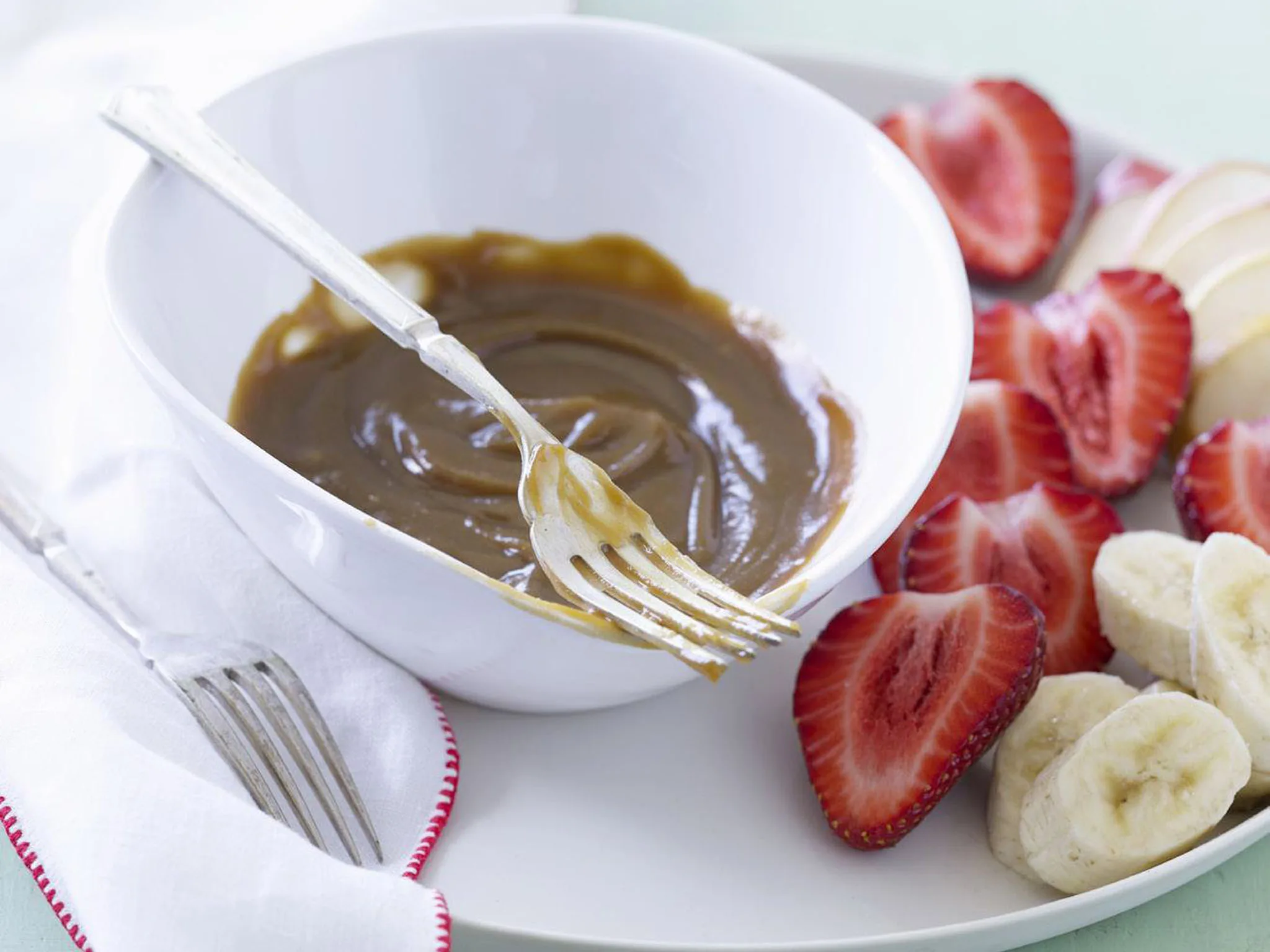 caramel fondue with fresh fruit
