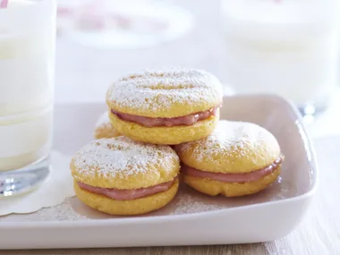 rhubarb custard melting moments