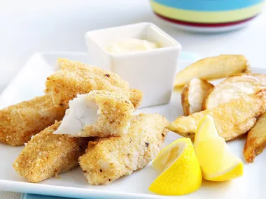 fish fingers with wedges