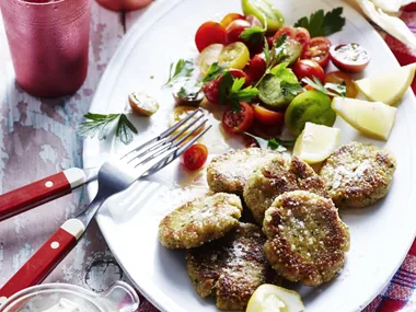 QUINOA FALAFEL WITH GREEN TAHINI