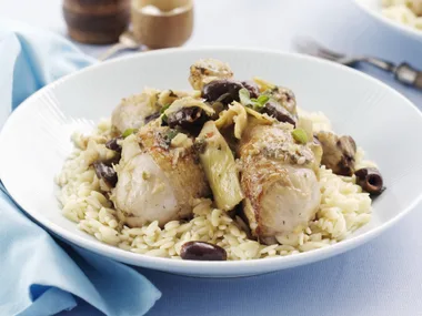 Chicken drumsticks with olives and artichokes