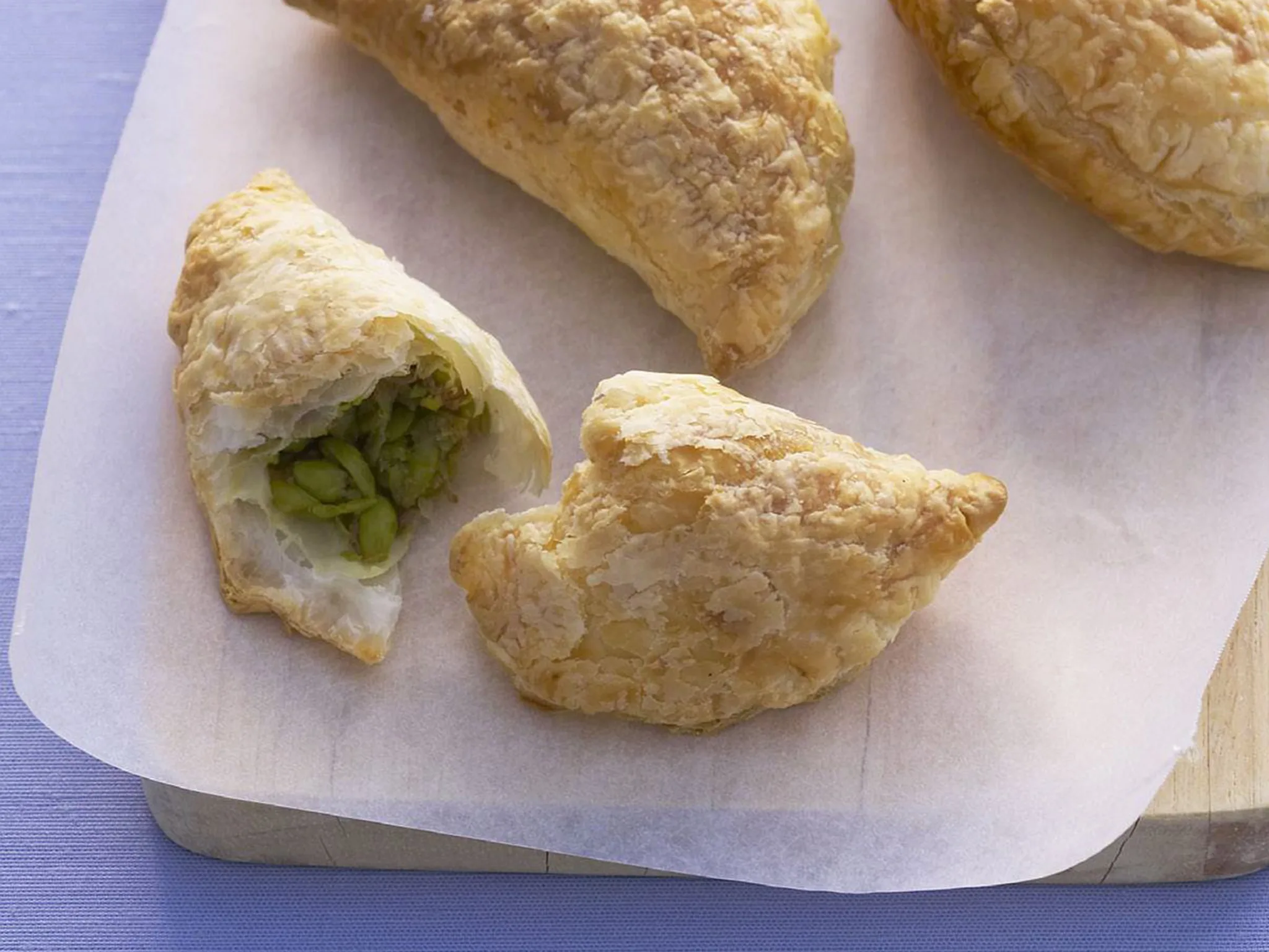 pastizzi tal-pizelli (pea pastizzi)