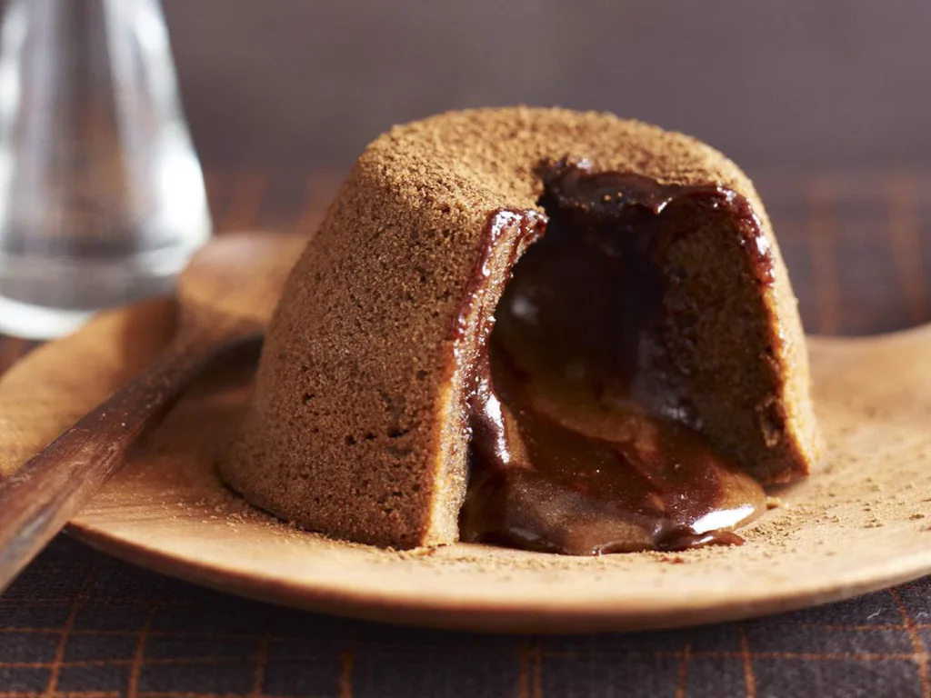 Chocolate pudding with red bean heart