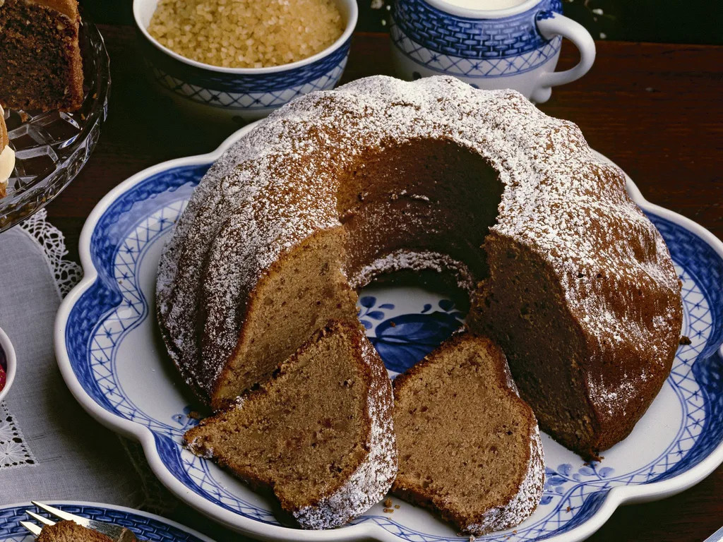 CHOCOLATE CHEESE AND WALNUT CAKE