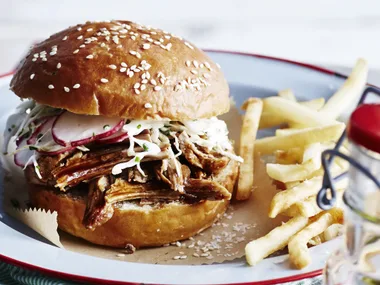 BALSAMIC HONEY PULLED-PORK BUNS