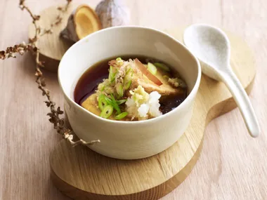 Deep-fried tofu in broth