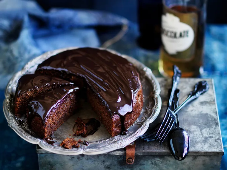 Espresso date cake WITH CHOCOLATE GLAZE