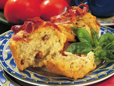 prosciutto, basil and tomato muffins
