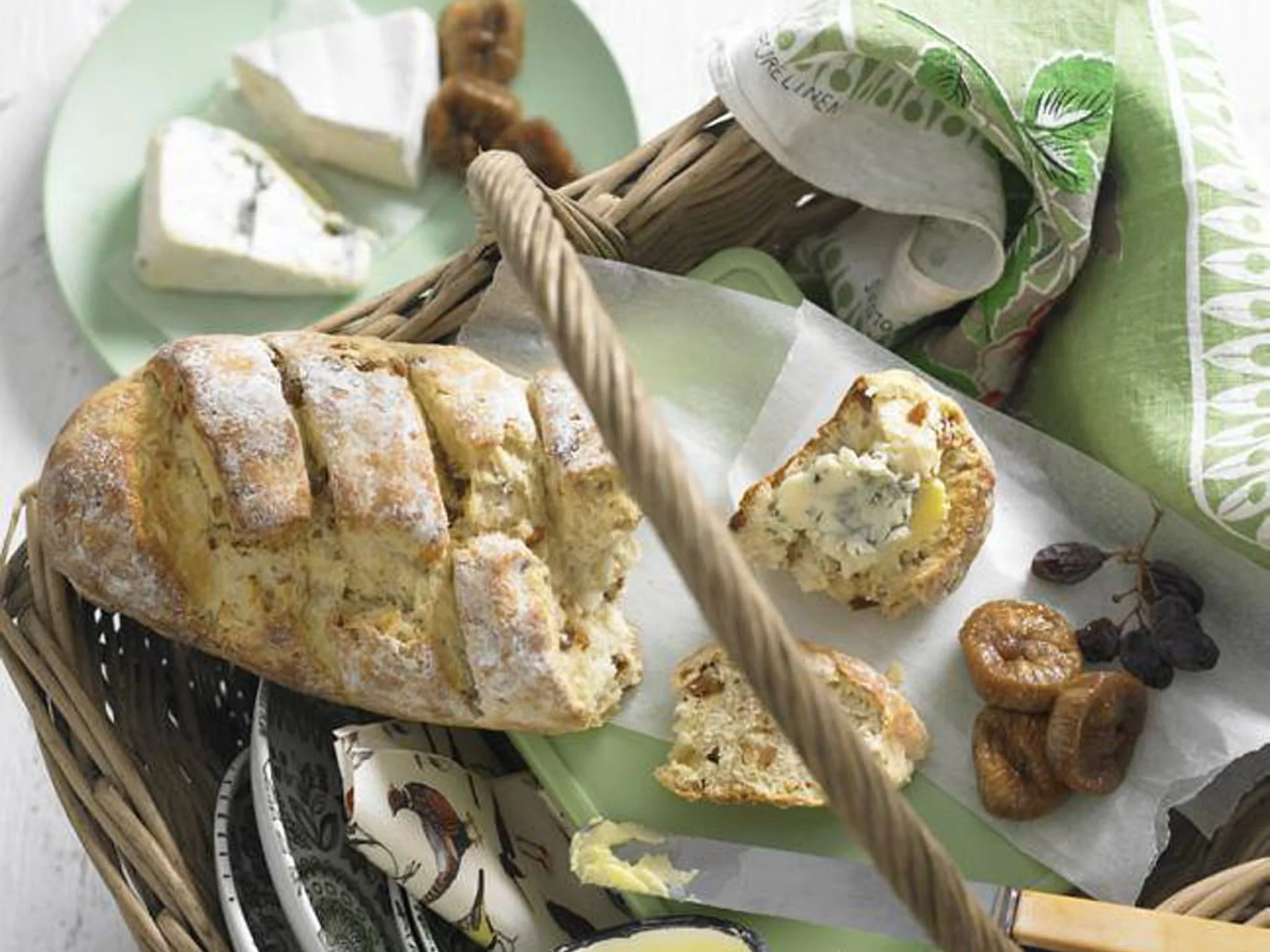 HONEY AND FIG DAMPER