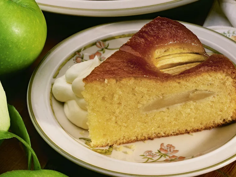 APPLE CAKE