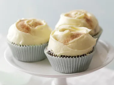 cinnamon swirl cupcakes