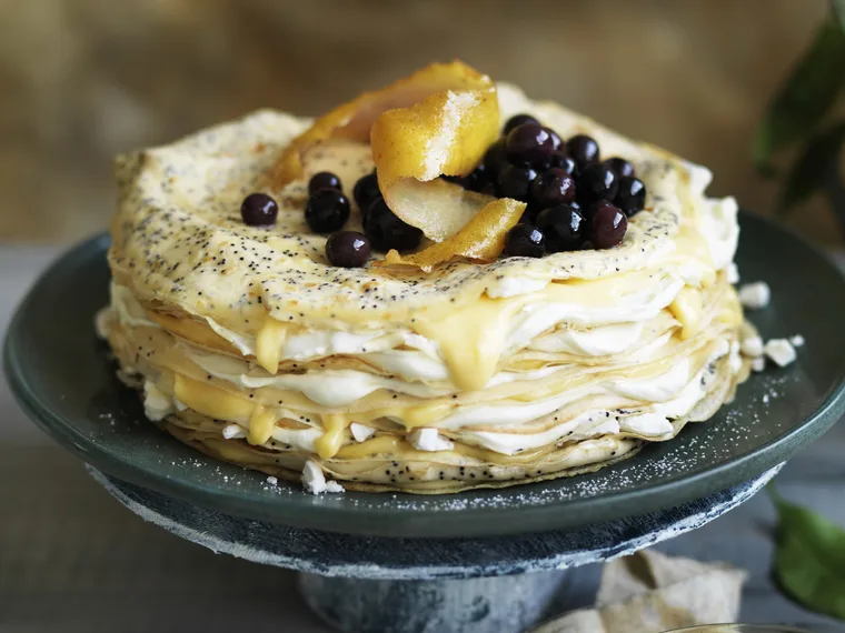 Lemon curd AND POPPY SEED CR&Ecirc;PE CAKE