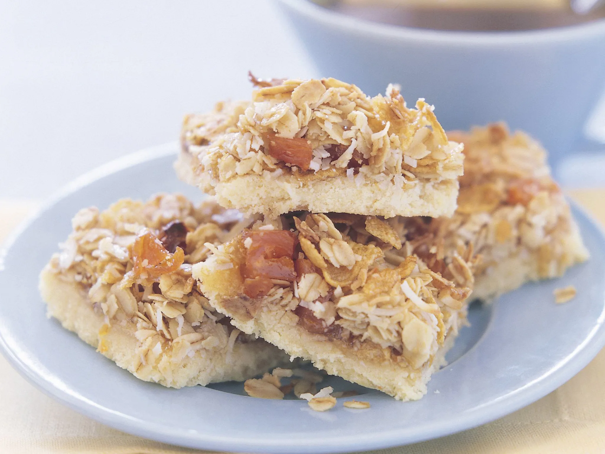 apricot muesli slice